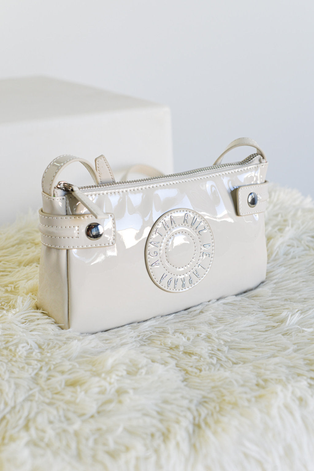 Mini bandolera Charol logo AGATHA RUIZ DE LA PRADA Beige