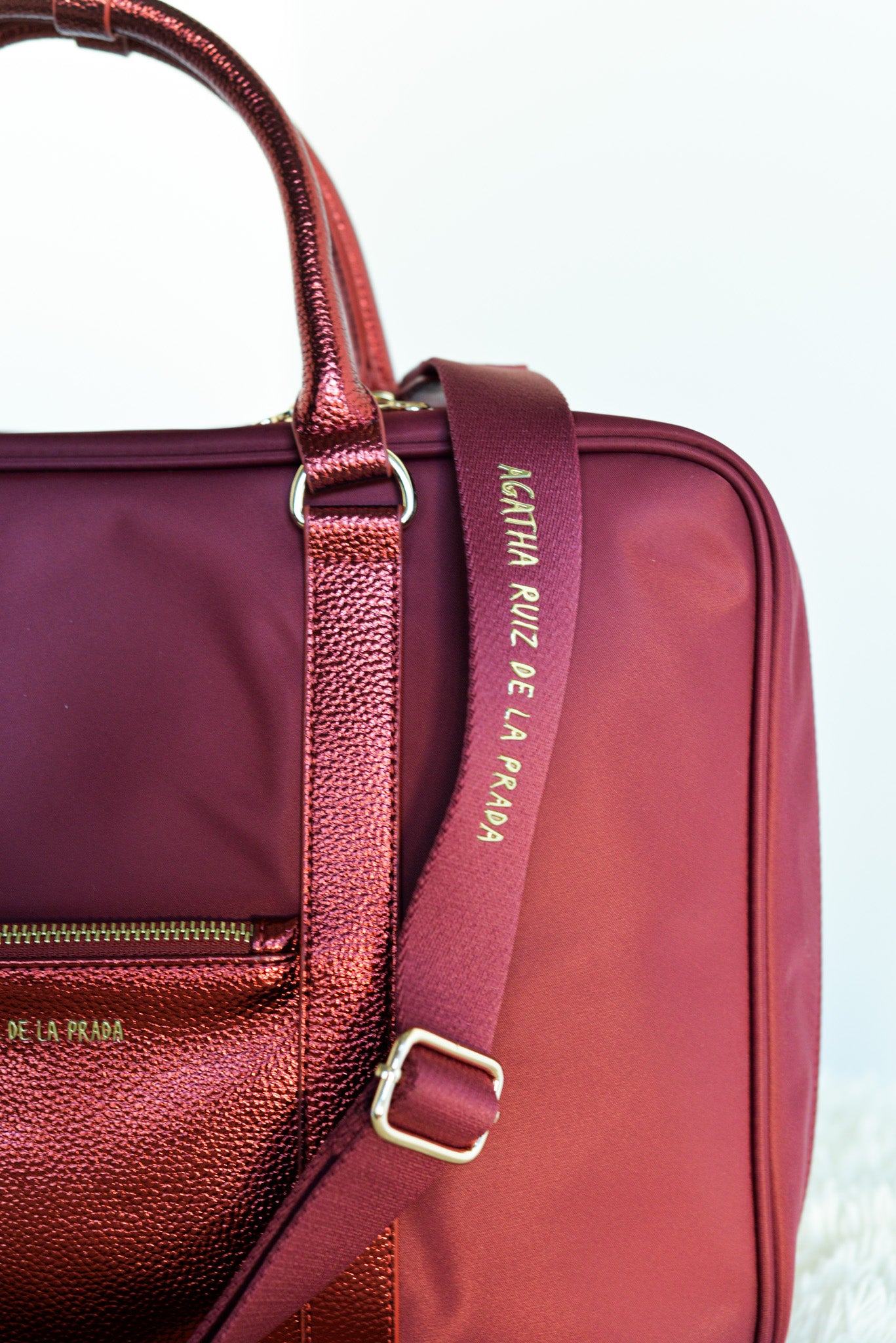 Maletín nylon metalizado Agatha Ruiz de la Prada Granate