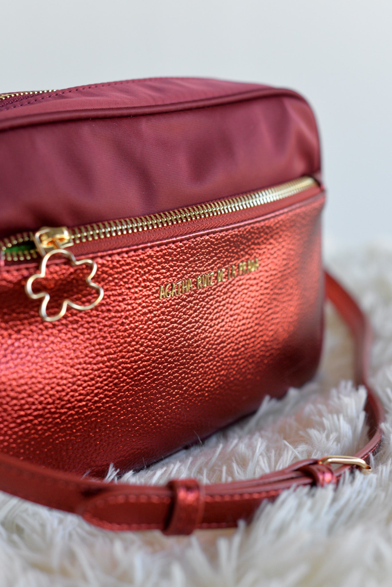 Bandolera nylon metalizado AGATHA RUIZ DE LA PRADA Granate