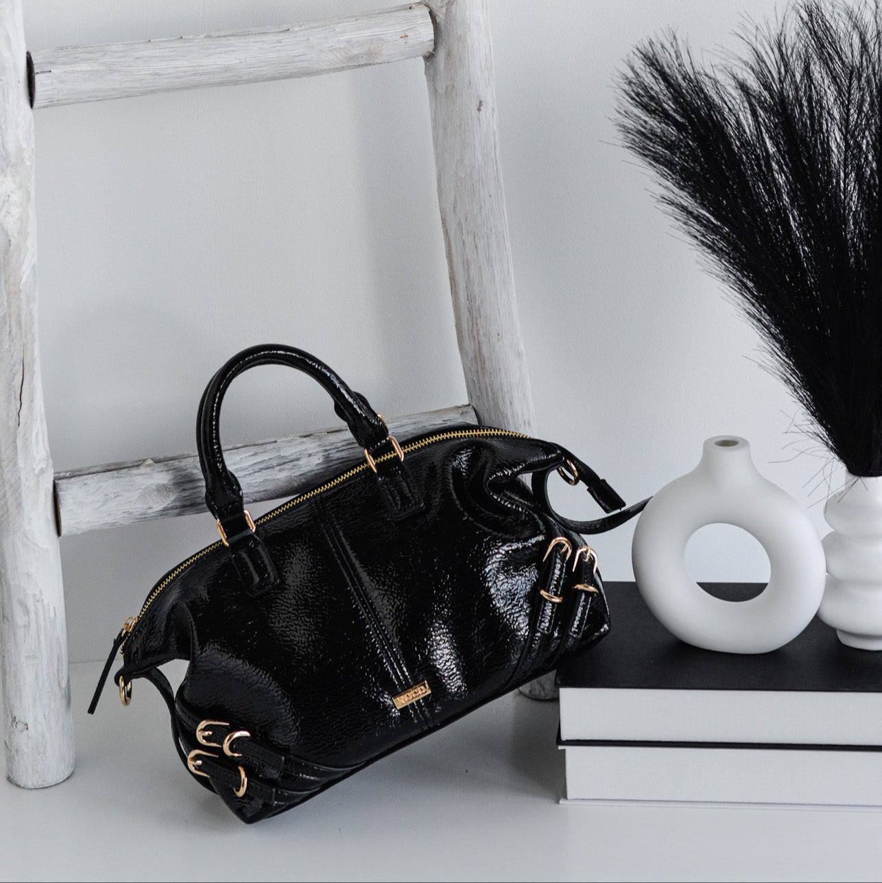 Bolso bowling charol hebillas Noco Negro