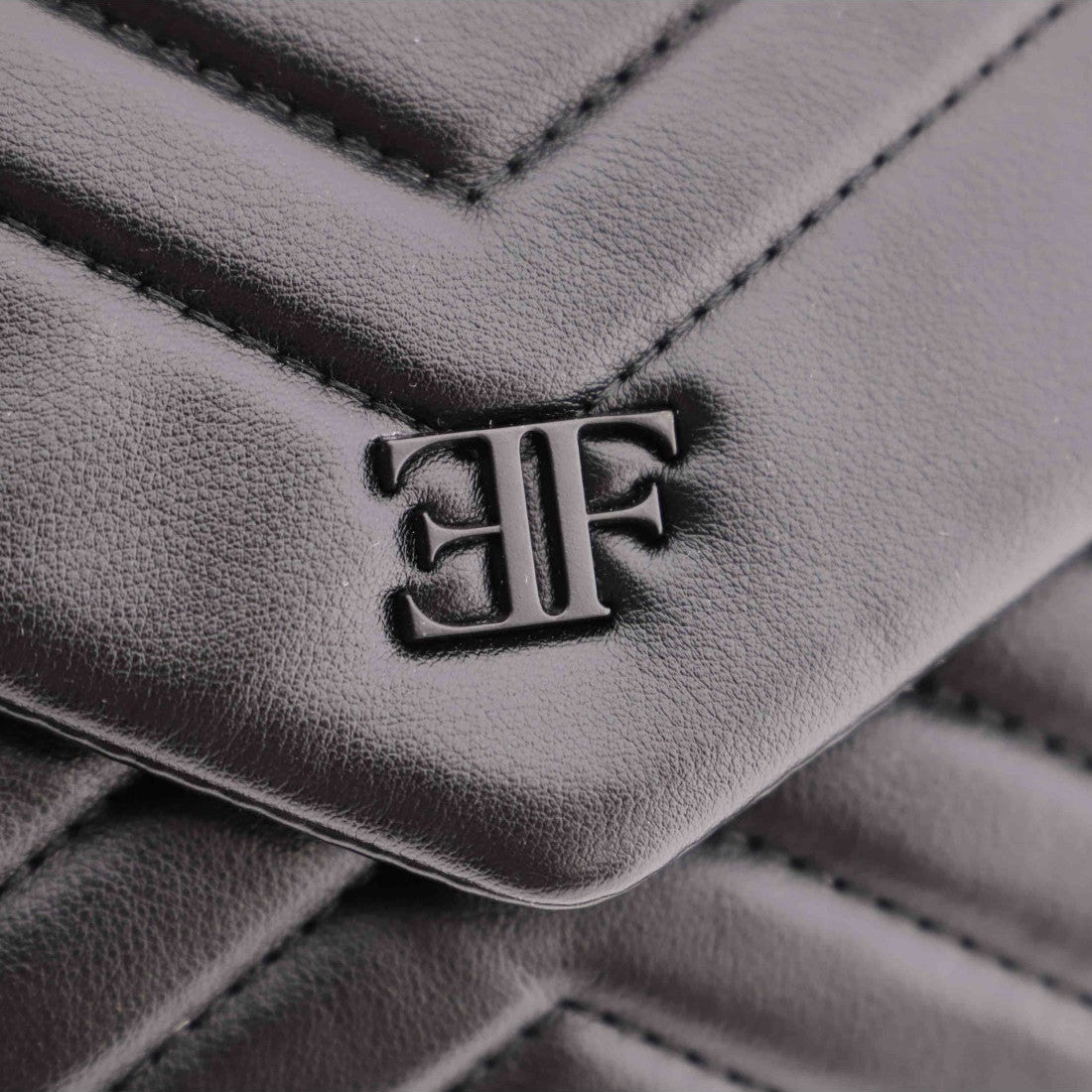 Bolso de hombro solapa Eferri Valeria Negro