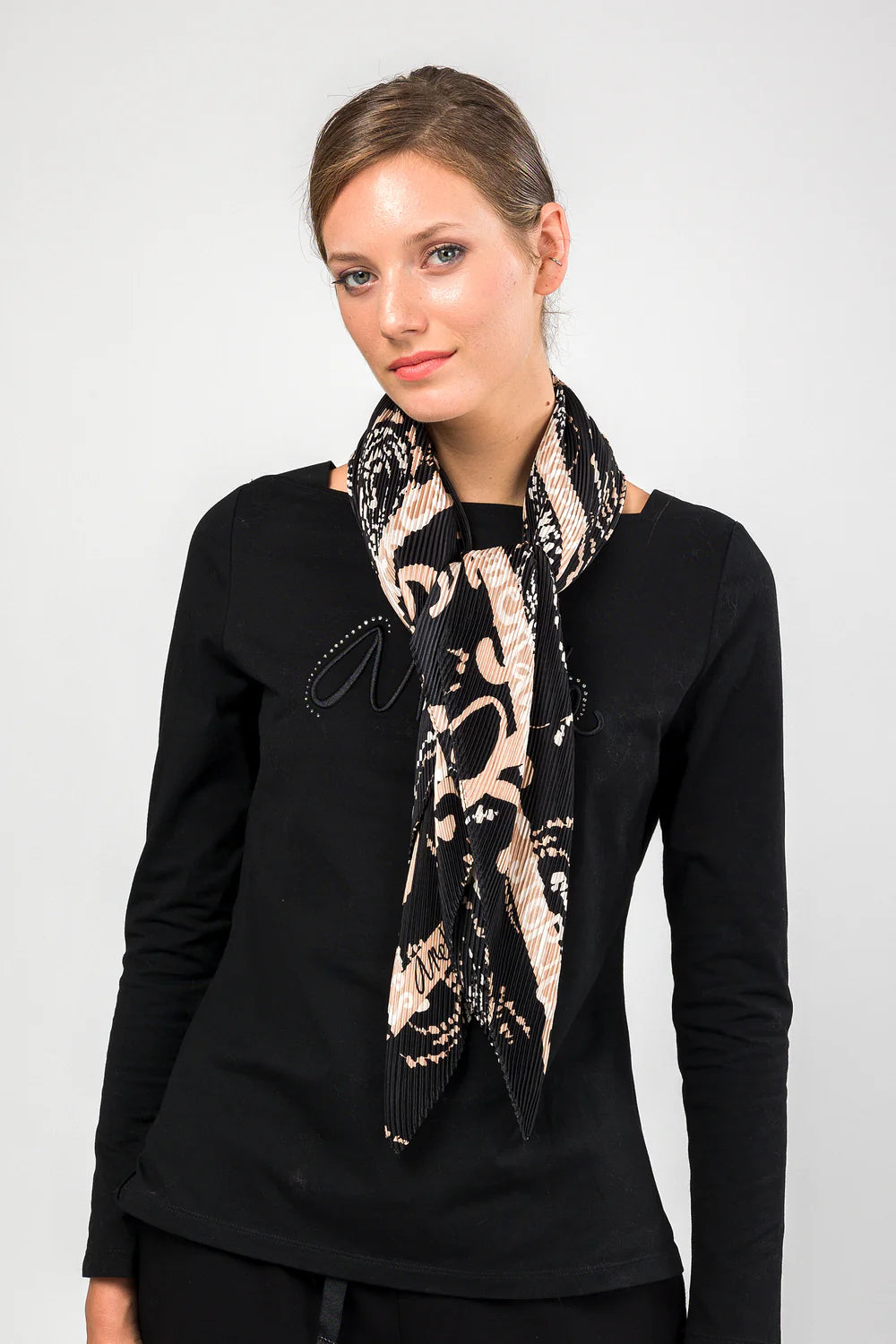 Pañuelo cuadrado plisado Anekke