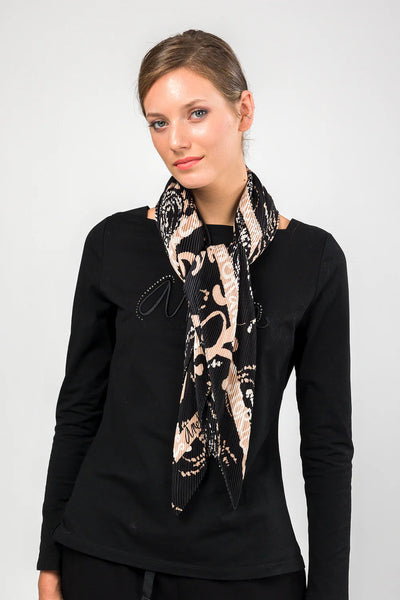 Pañuelo cuadrado plisado Anekke