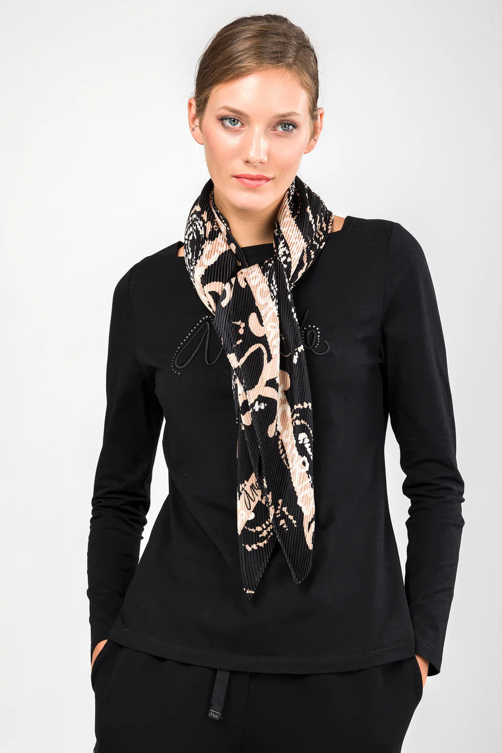 Pañuelo cuadrado plisado Anekke